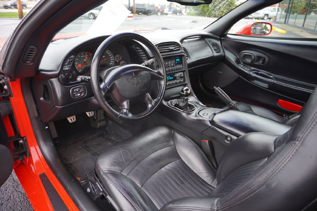 Used 2000 Chevrolet Corvette Convertible w/ Memory Pkg RWD image 25