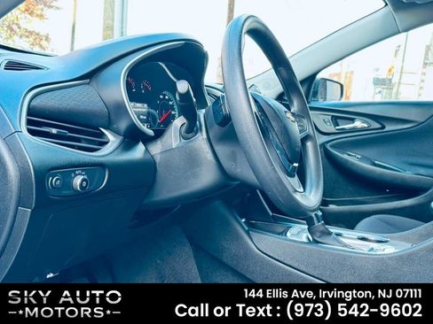 Used 2024 Chevrolet Malibu LT image 15