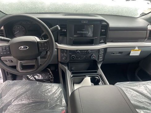 New 2026 Ford F550 4x4 Supercab Super Duty w/ XLT Value Package image 3