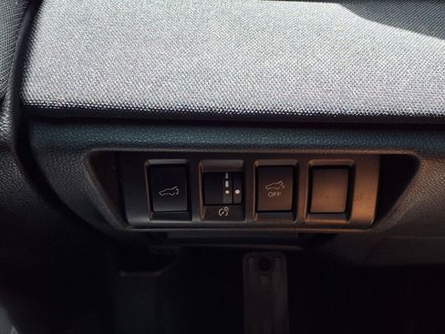 Certified 2025 Subaru Outback Premium AWD/4WD image 9