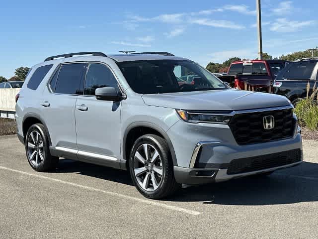 Used 2025 Honda Pilot Touring image 33