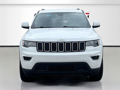 Used 2020 Jeep Grand Cherokee Laredo image 2
