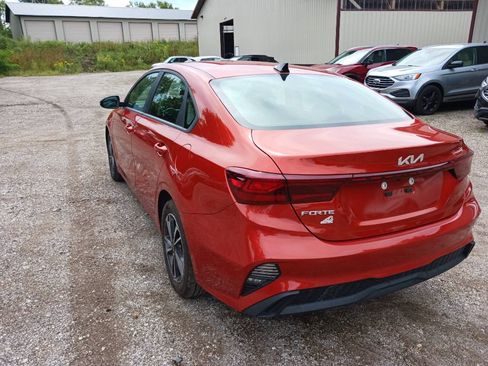 Used 2024 Kia Forte LXS w/ LXS Technology Package FWD image 7