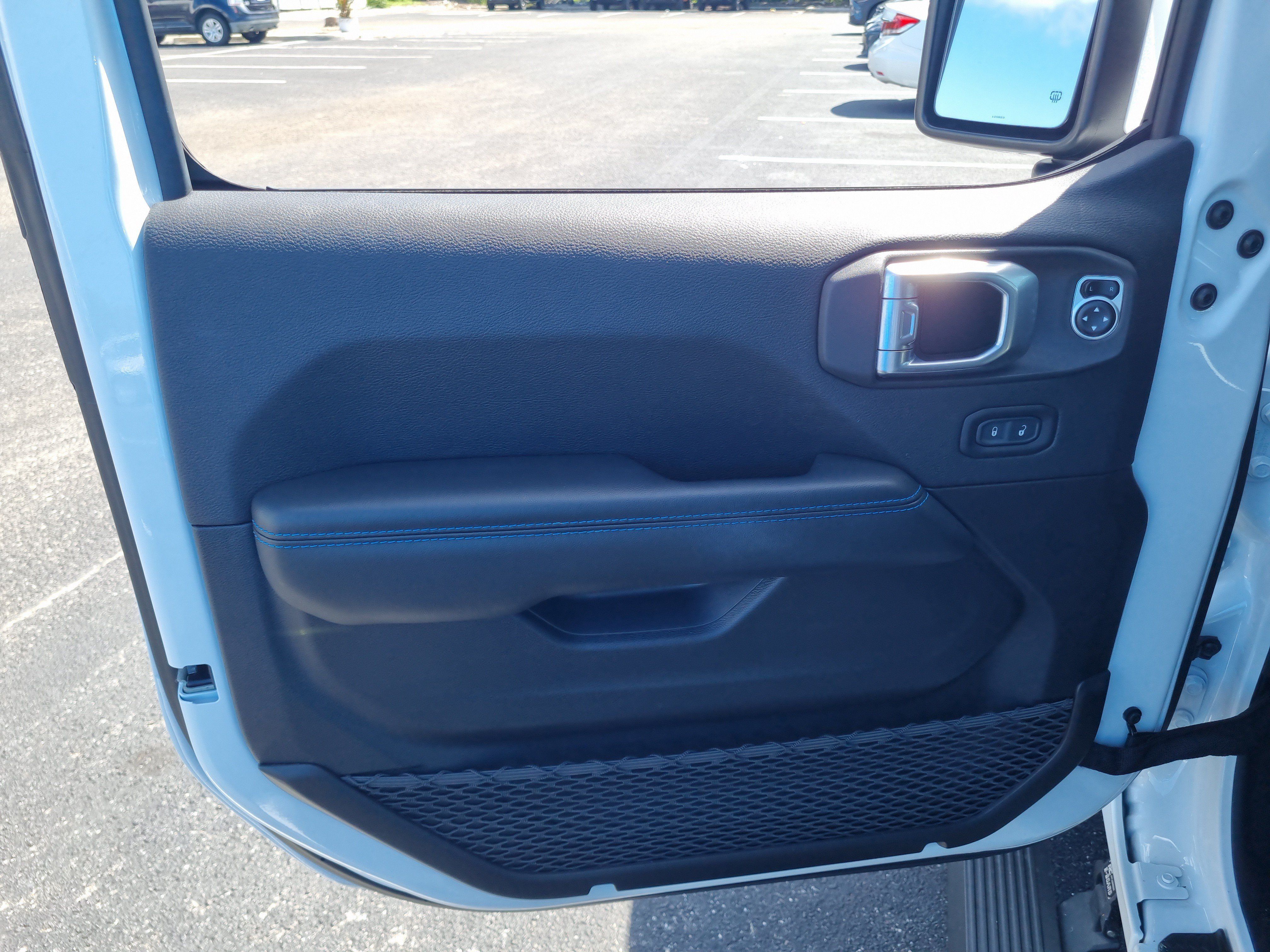 Used 2024 Jeep Wrangler High Altitude AWD/4WD image 19