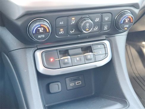 Used 2021 GMC Acadia SLT w/ Technology Package image 19