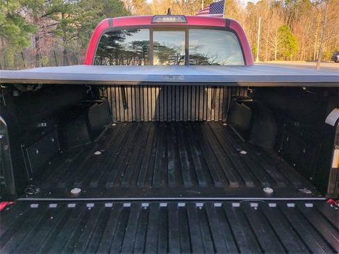 Used 2017 Toyota Tacoma SR image 13