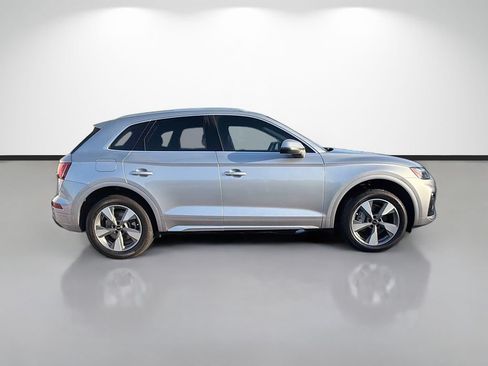 Used 2023 Audi Q5 2.0T Premium w/ Convenience Package AWD/4WD image 2