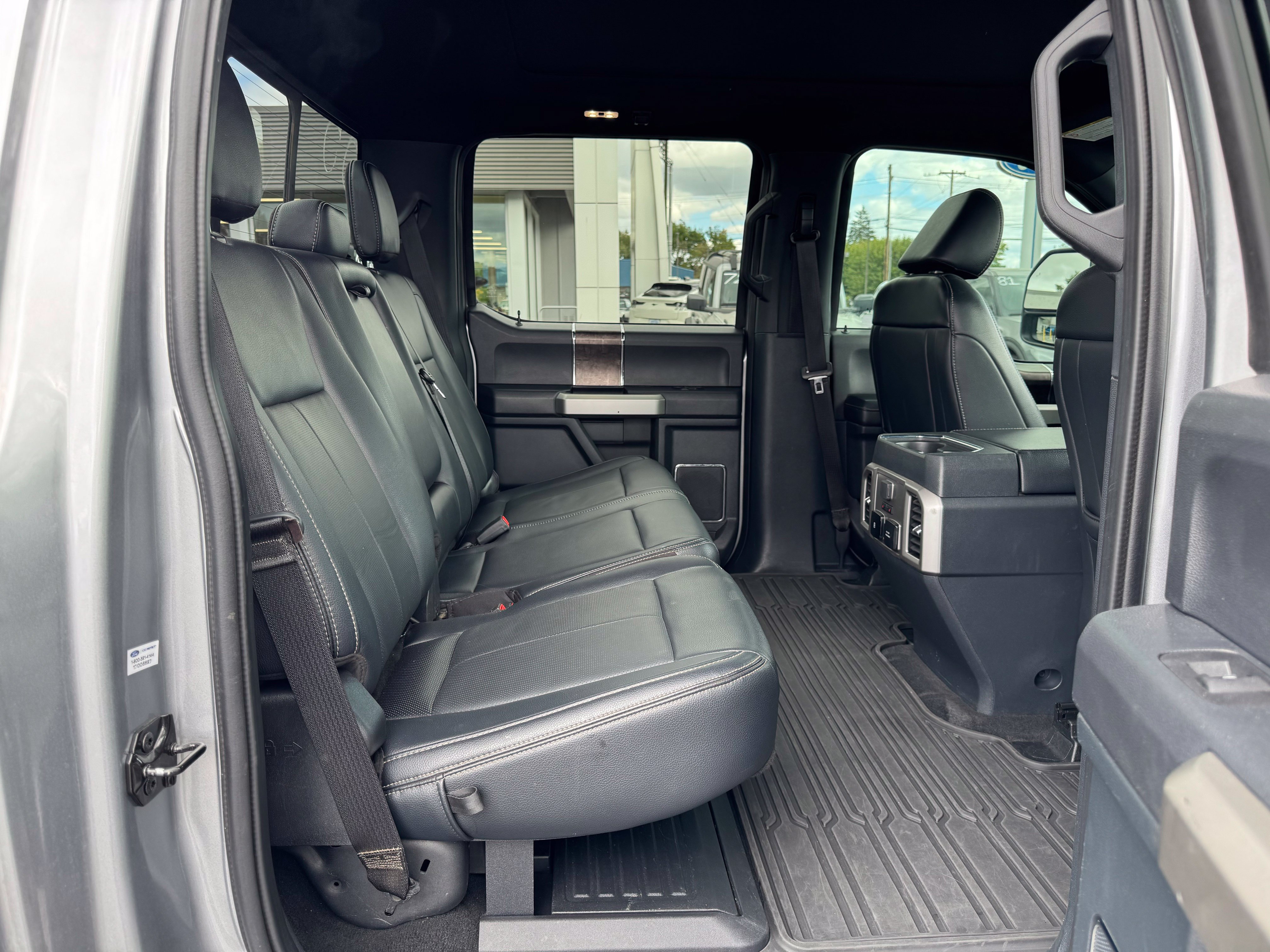 Used 2022 Ford F250 Lariat w/ Black Appearance Package AWD/4WD image 29