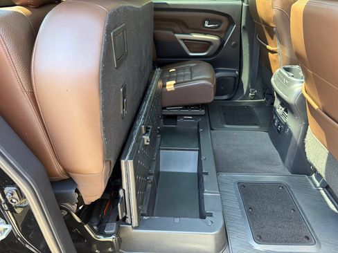 Used 2021 Nissan Titan Platinum Reserve w/ Moonroof Package RWD image 12