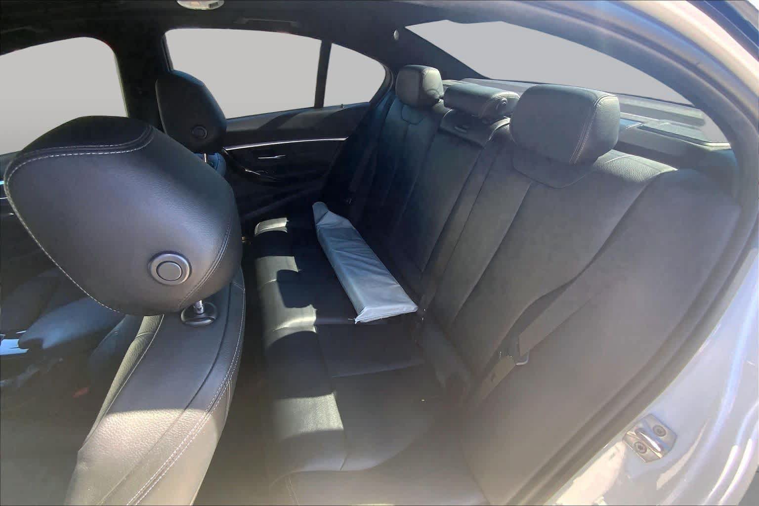 Used 2017 BMW 340i xDrive Sedan AWD/4WD image 21