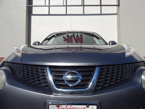 Used 2011 Nissan Juke SV FWD image 10