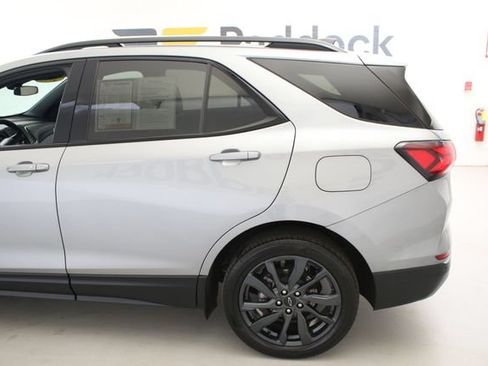 Used 2023 Chevrolet Equinox RS AWD/4WD image 6