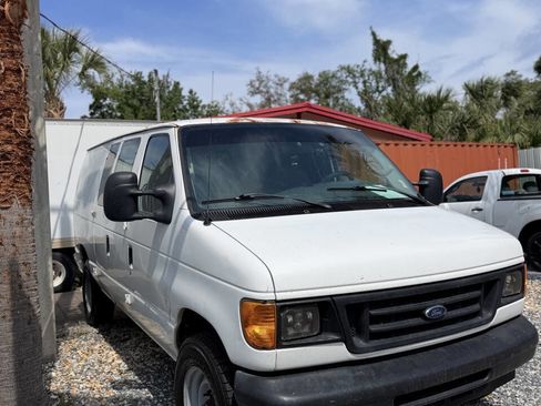 Used 2007 Ford E-250 and Econoline 250 RWD image 2