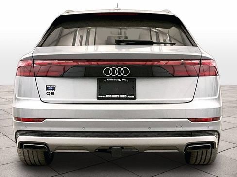 Used 2024 Audi Q8 Premium w/ Convenience Package AWD/4WD image 4