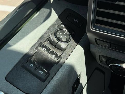 Used 2022 Ford F250 Limited AWD/4WD image 23