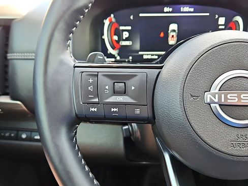 Used 2025 Nissan Pathfinder Platinum image 19