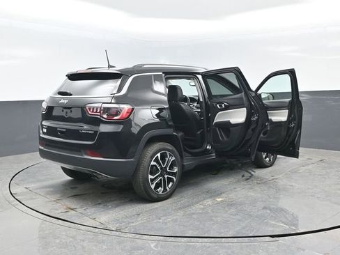 Used 2022 Jeep Compass Limited w/ Sun and Sound Group image 28