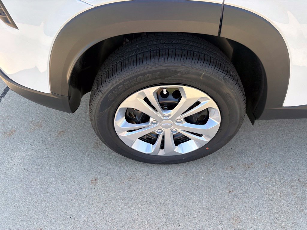 New 2026 Chevrolet Trax LS w/ Driver Confidence Package FWD image 43