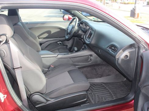 Used 2018 Dodge Challenger SXT image 11