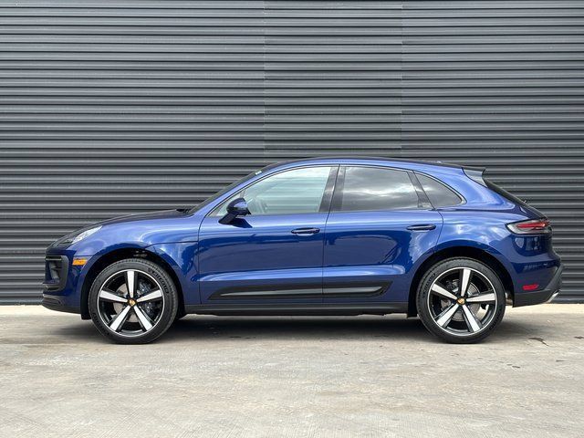 Certified 2026 Porsche Macan AWD/4WD image 2