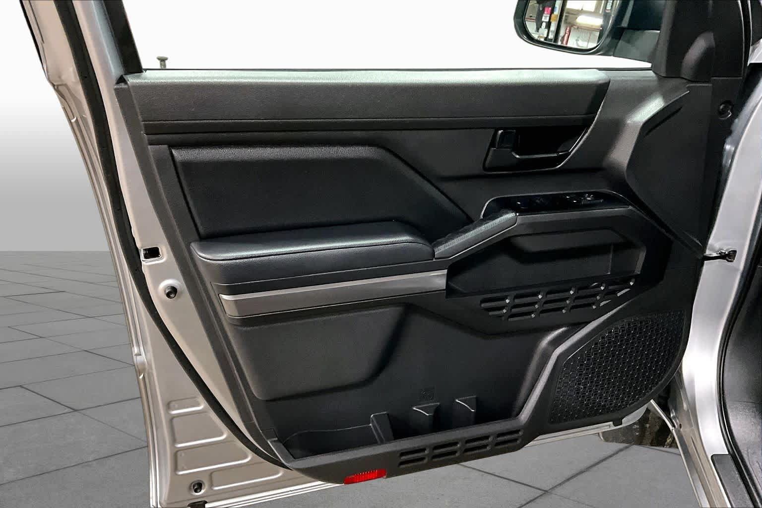 Certified 2025 Toyota Tacoma SR5 AWD/4WD image 20