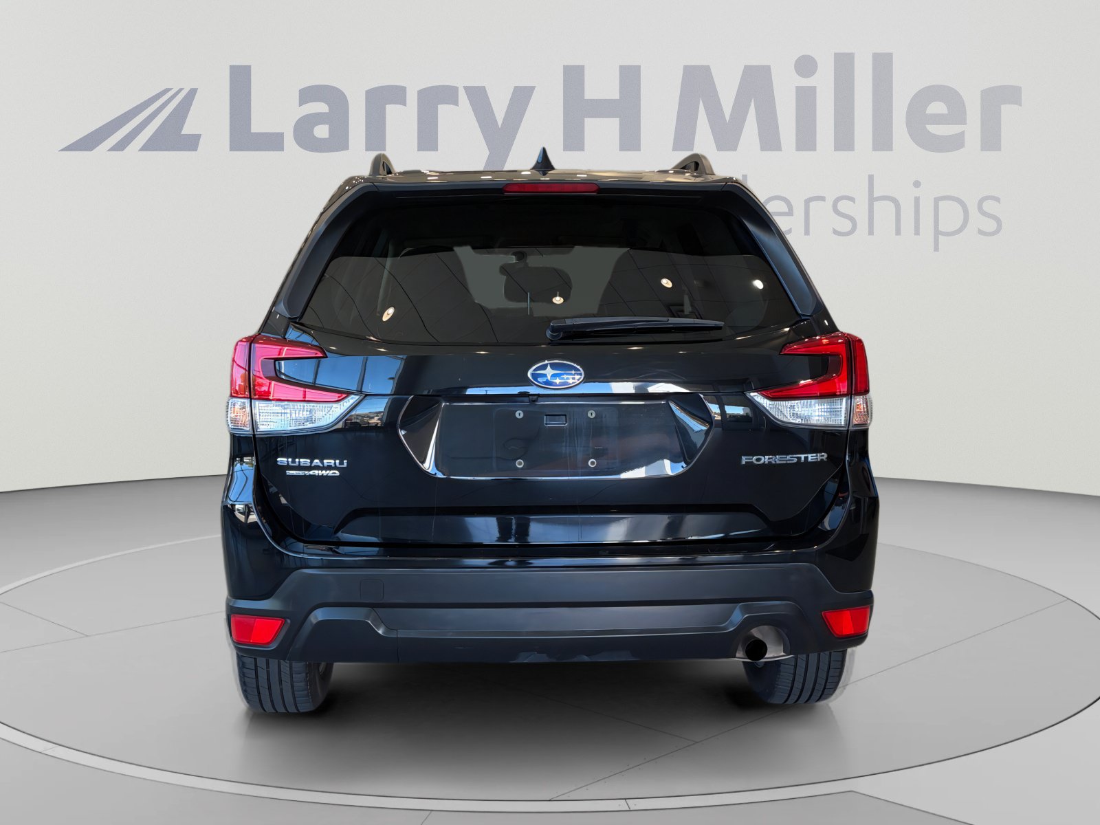 Used 2023 Subaru Forester Premium AWD/4WD image 4