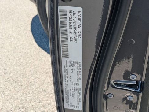 Used 2024 Jeep Wagoneer 4WD image 34