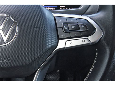 Used 2022 Volkswagen Tiguan SE image 19