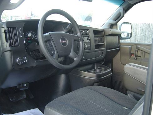 Used 2019 GMC Savana 2500 w/ Driver Convenience Package RWD image 7