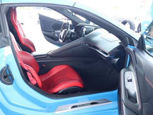 Used 2021 Chevrolet Corvette Stingray Coupe w/ 1LT RWD image 33