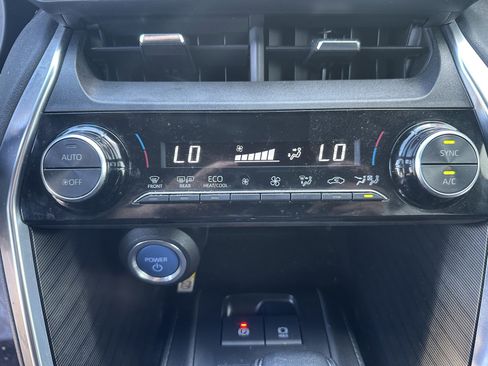 Used 2021 Toyota Venza XLE w/ Softex Package AWD/4WD image 19