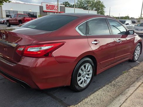 Used 2017 Nissan Altima 2.5 S w/ Power Driver Seat Package FWD image 7