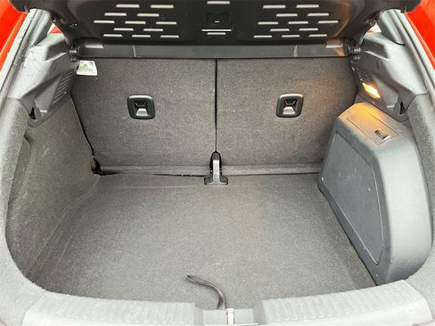 Used 2019 Volkswagen Beetle 2.0T SE image 24