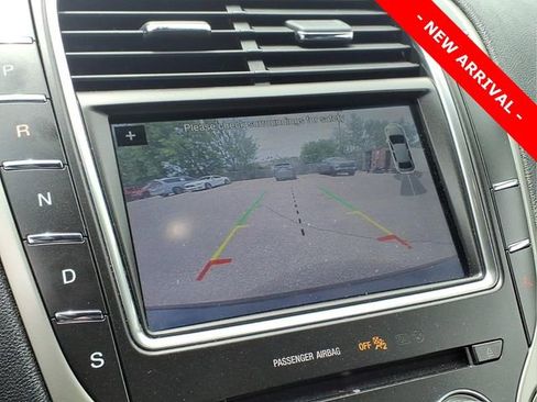 Used 2019 Lincoln Nautilus Premier AWD/4WD image 21