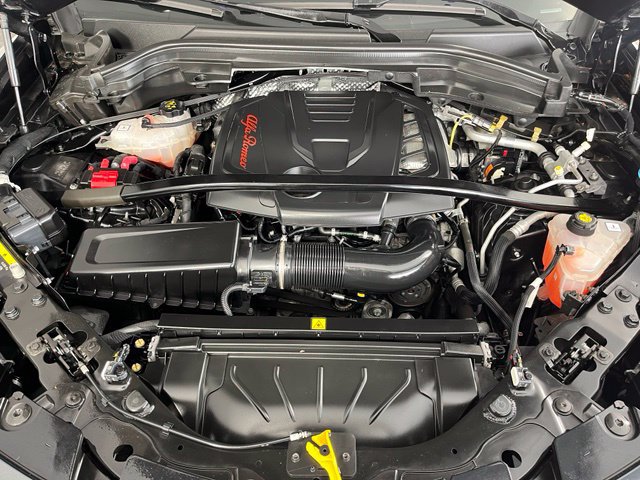 Used 2023 Alfa Romeo Stelvio Veloce AWD/4WD image 49