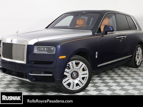 Certified 2022 Rolls-Royce Cullinan w/ Cullinan Package AWD/4WD image 1