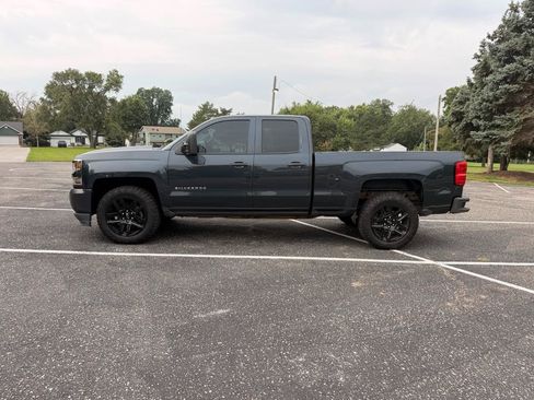 Used 2017 Chevrolet Silverado 1500 W/T AWD/4WD image 4