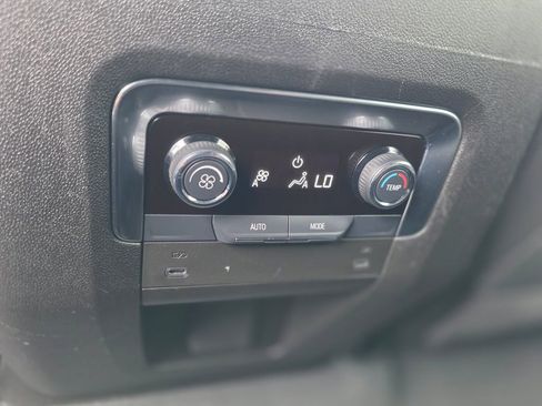 Used 2025 Chevrolet Suburban Z71 AWD/4WD image 20