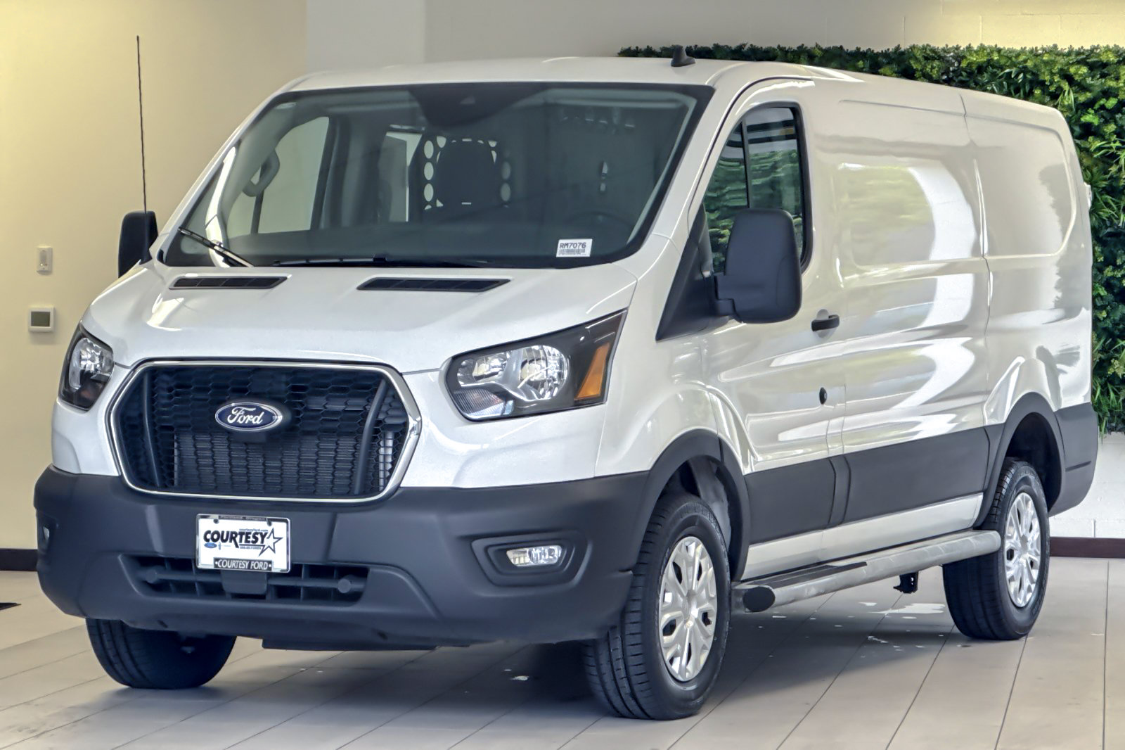 Used 2025 Ford Transit 250 Low Roof w/ Exterior Upgrade Package RWD image 8