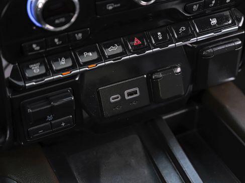 Used 2021 GMC Sierra 3500 Denali w/ Denali Ultimate Package image 23