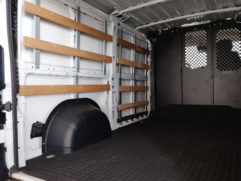 Used 2025 RAM ProMaster 2500 w/ U-Haul Equipment Group FWD image 19