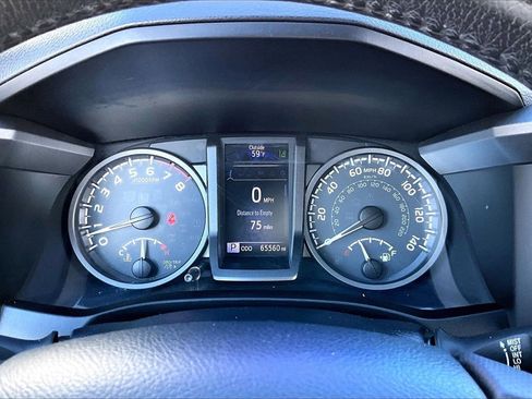 Used 2019 Toyota Tacoma TRD Off-Road w/ Technology Package image 9