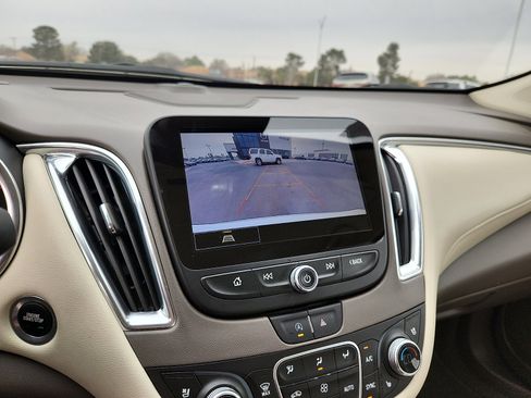 Used 2024 Chevrolet Malibu LT image 18