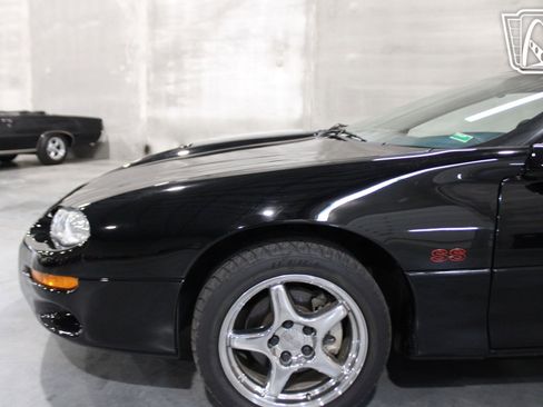 Used 2000 Chevrolet Camaro Z28 w/ SS Performance/Appearance Pkg RWD image 27