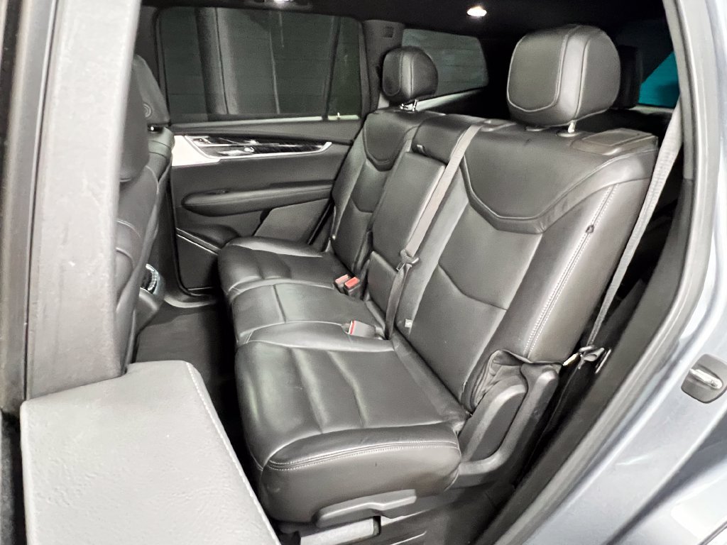 Used 2025 Cadillac XT6 Premium Luxury FWD image 17