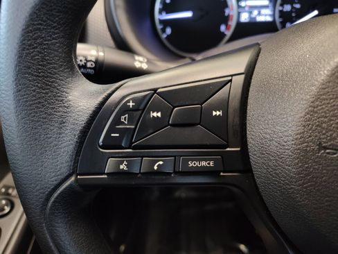 Used 2025 Nissan Kicks Play S FWD image 4