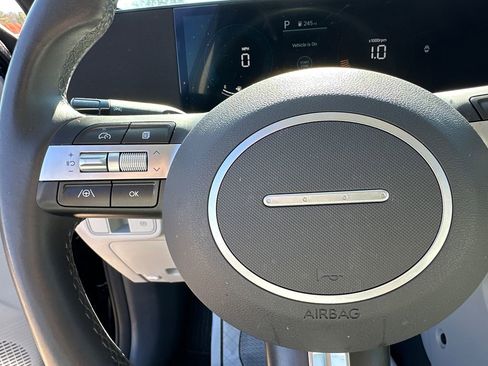 Used 2025 Hyundai Kona SEL image 24