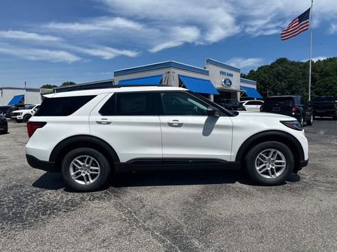 New 2026 Ford Explorer Active w/ Active Comfort Package RWD image 2