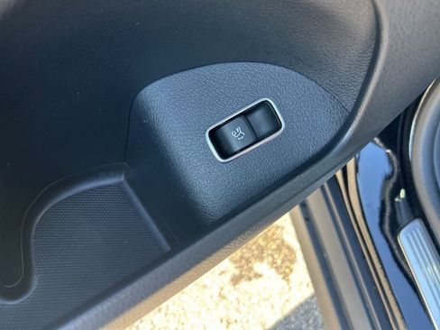 Used 2025 Mercedes-Benz GLE 350 4MATIC image 34