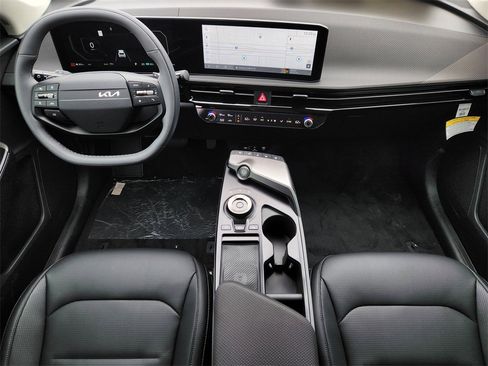 New 2025 Kia EV6 Wind image 18